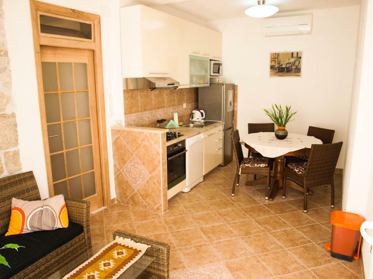 Appartement House Nataniel In Omis Near Sea Extérieur photo