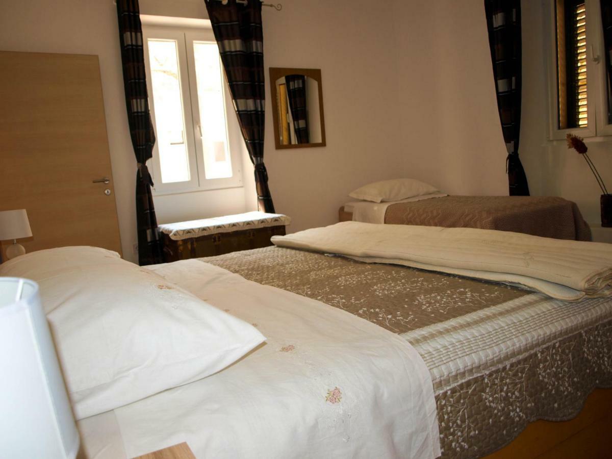 Appartement House Nataniel In Omis Near Sea Extérieur photo