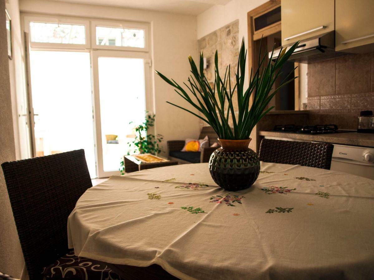 Appartement House Nataniel In Omis Near Sea Extérieur photo