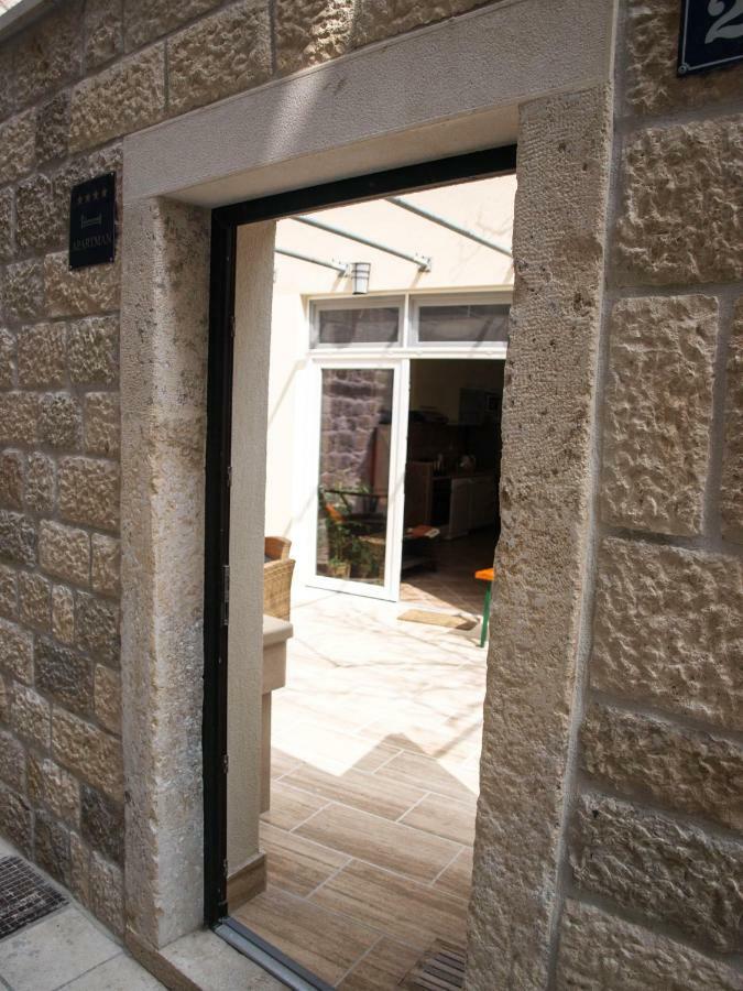 Appartement House Nataniel In Omis Near Sea Extérieur photo