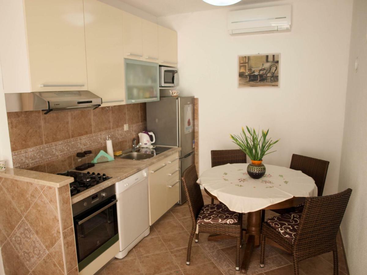 Appartement House Nataniel In Omis Near Sea Extérieur photo